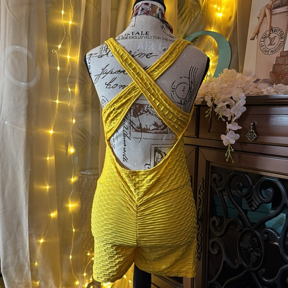 SJL APPAREL Yellow Textured Women's Shorts Jumpsuit / Bodysuit L/XL (NWT)